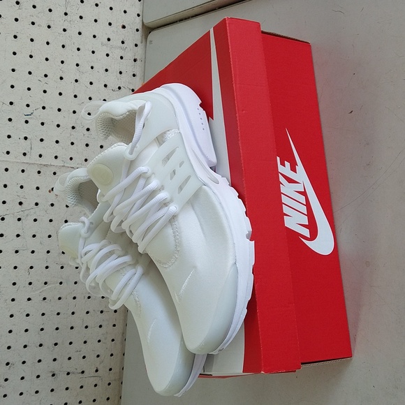 Nike Shoes - nike air presto like new white sneakers woth box womens 10